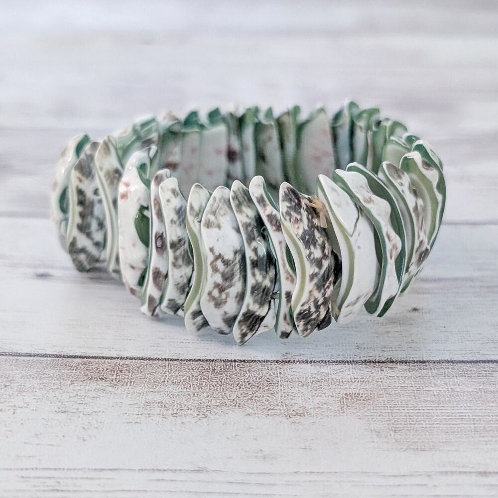 Vintage Stretch Bracelet Green/White/Brown Shell? Statement Chunky